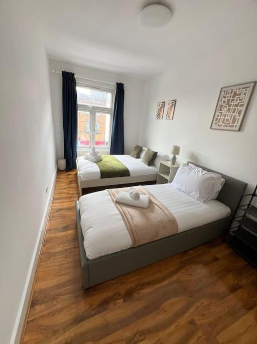 2 Bedroom Apartment Near Station Londra Exterior foto